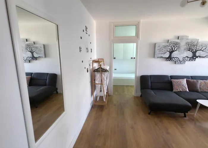 Holidays Golem (Tirana)