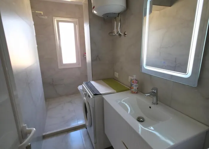 Holidays Apartament Golem (Tirana)